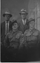 Wallis Photos/Raymond Wallis Army 001.jpg